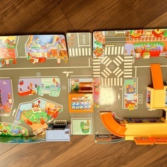 トミカ　かんたんおかたづけ！にぎやかサウンドたうんタウンの画像