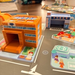 トミカ　かんたんおかたづけ！にぎやかサウンドたうんタウンの画像