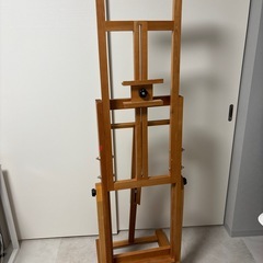 大型イーゼル　絵画　美術　芸術　イーゼルの画像