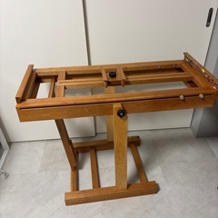 大型イーゼル　絵画　美術　芸術　イーゼルの画像