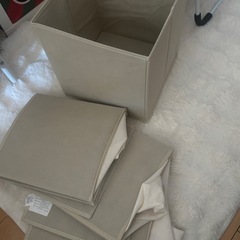 無料！大容量の組み立て式収納棚＋布ボックスセット（16マス以上）の画像