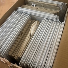 無料！大容量の組み立て式収納棚＋布ボックスセット（16マス以上）の画像