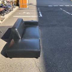 【ジャングルジャングル石津店】 二人用ソファー オットマン付き　ブラック　 新生活 堺市 西区 堺区 石津の画像