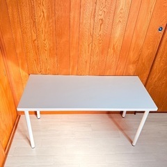 IKEA テーブル 横140cm 高さ75cm 奥行60cmの画像