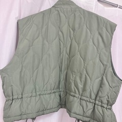 ベスト しまむら モスグリーンの画像