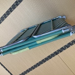 折りたたみ式リクライニングコットの画像