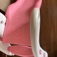 ピンクの滑り台の画像