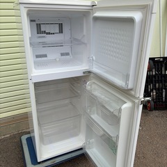 No.050中古　冷蔵庫136ℓ 2005年きれいきれいの画像