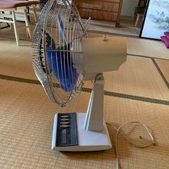 昭和レトロな扇風機の画像