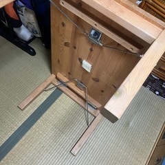 折りたたみテーブルの画像