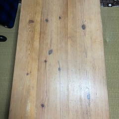 折りたたみテーブルの画像