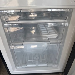 2023年　アイリスオーヤマ　冷蔵庫　142L 黒の画像