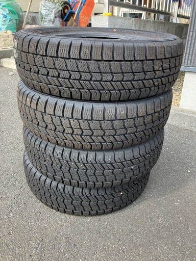 【美品】スタッドレスタイヤ　　155/65/14