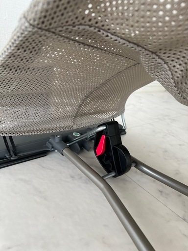 ベビービョルン　バウンサーブリス　グレー メッシュ