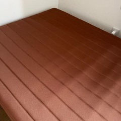 シングルベット足付きマットレスの画像