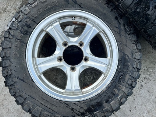 アルミホイール　タイヤ