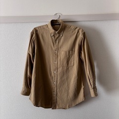 ユニクロ　シャツ　ベージュの画像