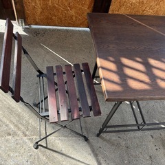 ガーデンテーブルとチェアの画像