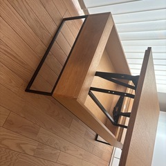美品　テーブル　
収納の画像