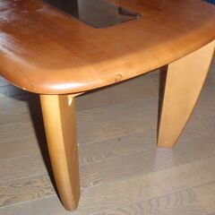 リビングテーブルの画像