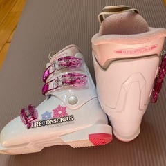 子供用　スキー板・ブーツ　の画像