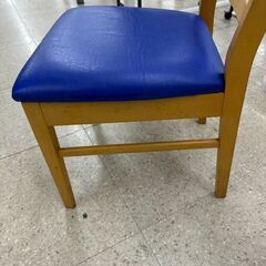 ★リユースのサカイ高崎店★TJ13282  椅子 青 H38.5×D43×W42.5 クリーニング済みの画像