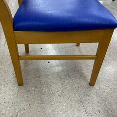 ★リユースのサカイ高崎店★TJ13282  椅子 青 H38.5×D43×W42.5 クリーニング済みの画像