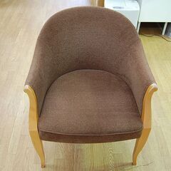 ①一人掛けチェア 幅63×奥行70×高さ76cm ファブリック×木 ブラウン ラウンジチェア 椅子 いす イス 札幌市 清田区 平岡の画像