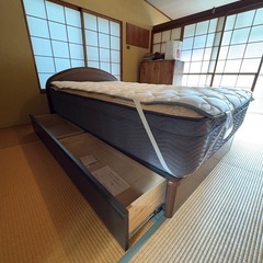 シモンズセミダブルベッドの画像