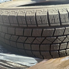 スタッドレスタイヤ（タイヤのみ）の画像