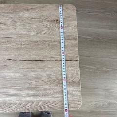 折りたたみ机の画像