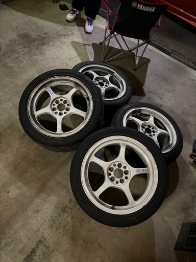 グライムライツ17インチ　シバタイヤつき付き