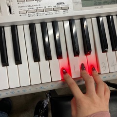 O2511-160 CASIO 電子キーボード LK-311 通電確認済み イス・マイクつき 中古の画像