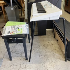 O2511-160 CASIO 電子キーボード LK-311 通電確認済み イス・マイクつき 中古の画像