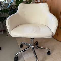 キャスター付きデスクチェア お値下けしましたの画像