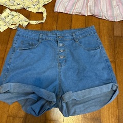 XLサイズ　トップス&ショートパンツの画像