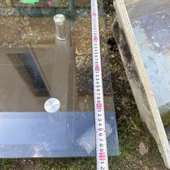 ガラステーブルの画像