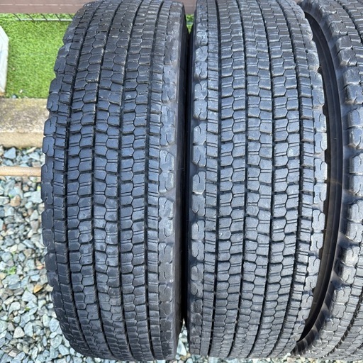 225/80R17.5 123/122L ブリヂストンスタッドレス6本 2022年製造4tトラックレンジャーフォワードファイター他 BRIDGESTONE W900 225/80R17.5 123/122L ブリヂストンスタッドレス6本 2022年製造4t