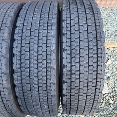 225/80R17.5 123/122L ブリヂストンスタッドレス6本 2022年製造4tトラックレンジャーフォワードファイター他 BRIDGESTONE W900の画像