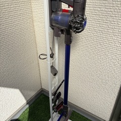 掃除機　ダイソンV6  スタンドの画像