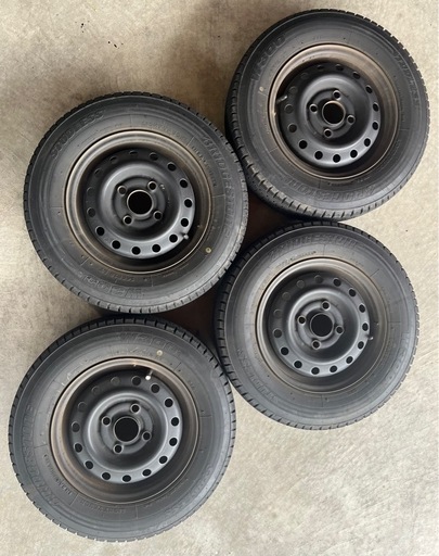 ホンダ12インチスタッドレスタイヤ　4本