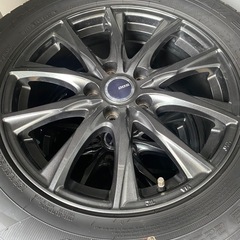 スタッドレスタイヤ4本セット　1シーズンのみ使用の画像