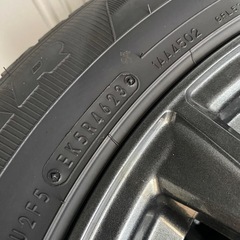 スタッドレスタイヤ4本セット　1シーズンのみ使用の画像