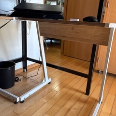 L字デスクの画像