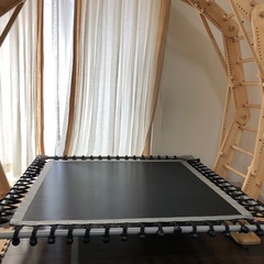 大型キッズ用トランポリンの画像