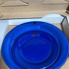 綺麗なブルーのお皿セットの画像