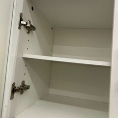 【リユ-スのサカイ広島石内店】ジモティ割！2枚扉食器棚/クリ-ニング済み/HG-7805/広島市 家具　佐伯区 家具　南区 家具　西区 家具　東区 家具　中区 家具　安佐南区 家具　安佐北区 家具　安芸区 家具　府中町 家具　海田町 家具　熊野町 家具　坂町 家具　廿日市市 家具			 			の画像