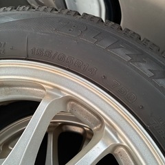 タイヤホイールの画像