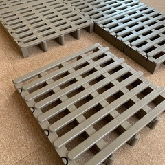 ジョイントパレットすのこベッド 8枚組（S）の画像