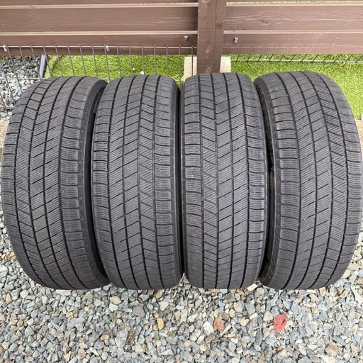 225/60R17ブリヂストンBLIZZAK VRX3　スタッドレスタイヤ4本 アルファード ヴェルファイア エスティマほか他